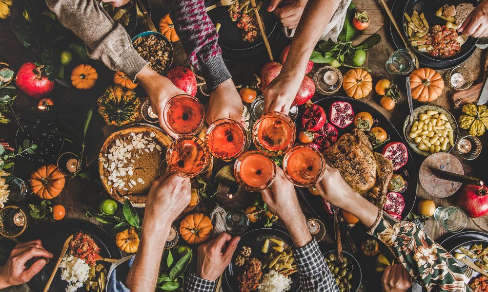 Six friends cheers their healthy nutritional lifestyle.